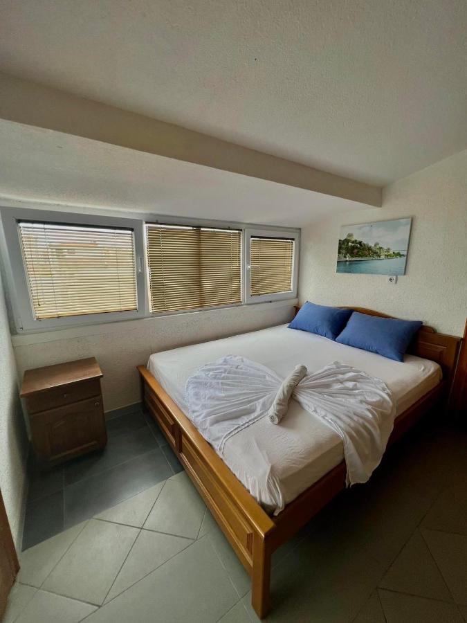 Apartments Vila Fata Ulcinj Buitenkant foto