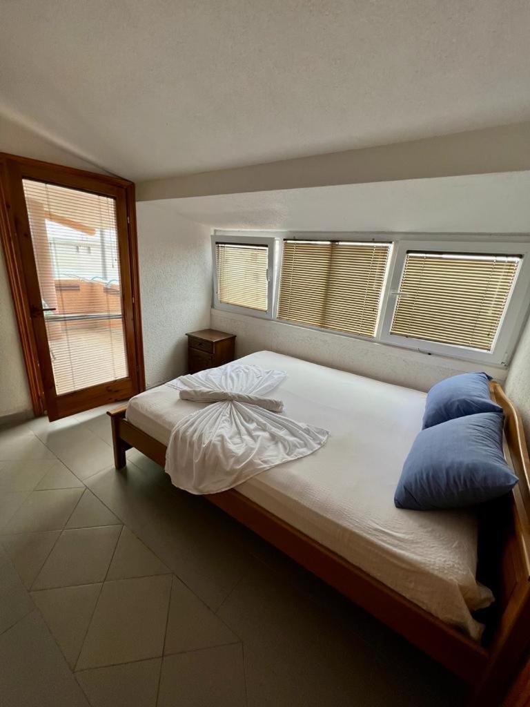Apartments Vila Fata Ulcinj Buitenkant foto